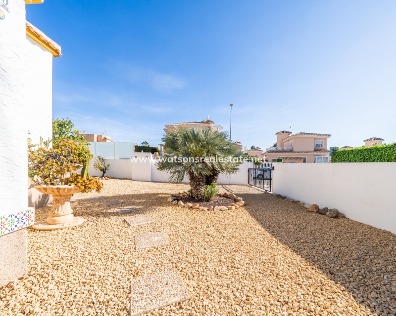 Resale - Quad - Urb. La Marina