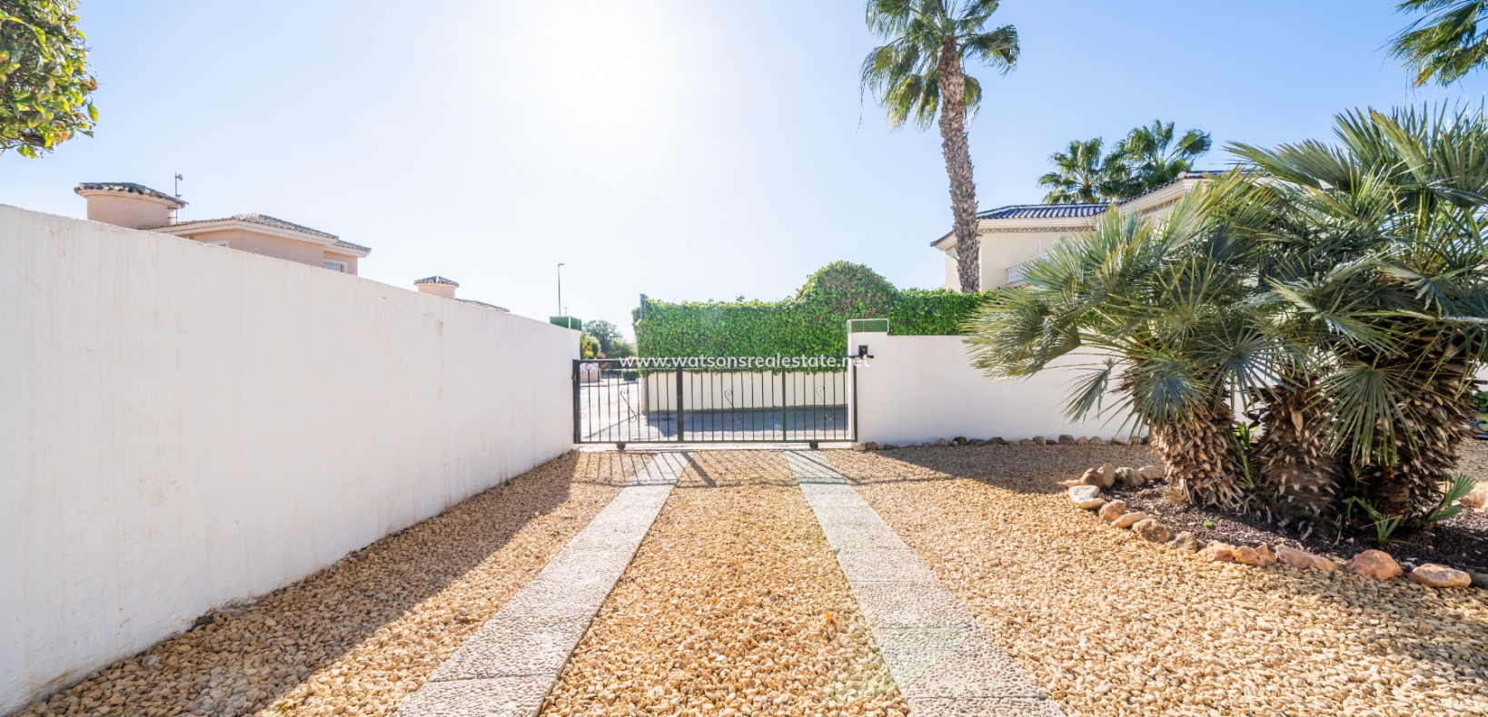 Resale - Quad - Urb. La Marina