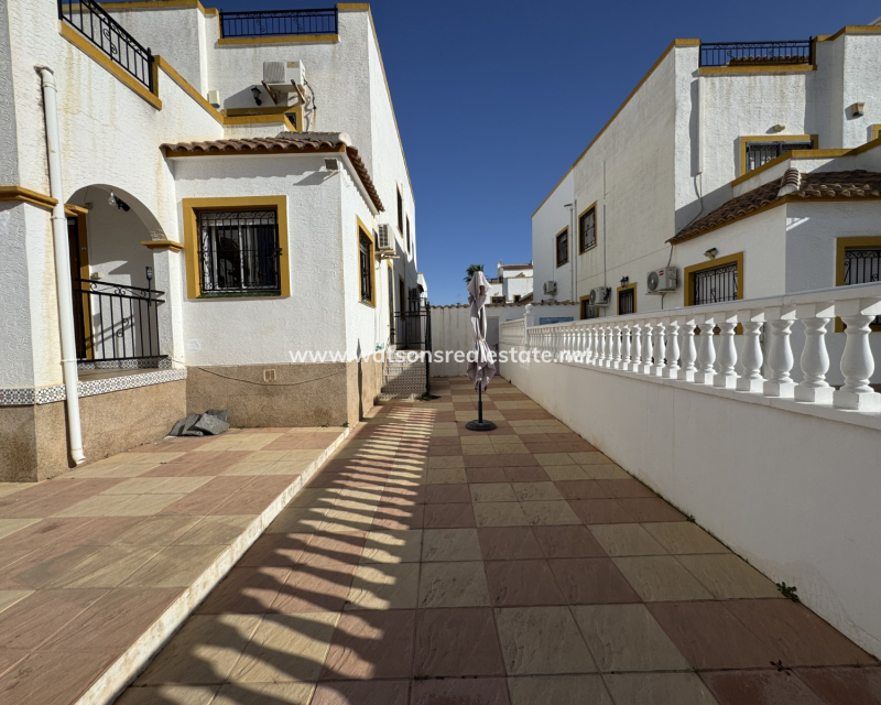 Resale - Quad - Urb. La Marina