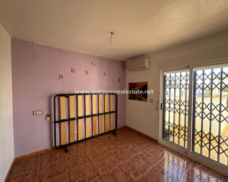 Resale - Quad - Urb. La Marina