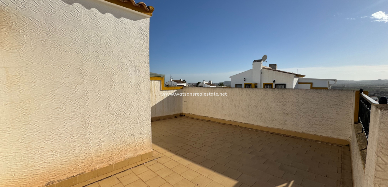 Resale - Quad - Urb. La Marina