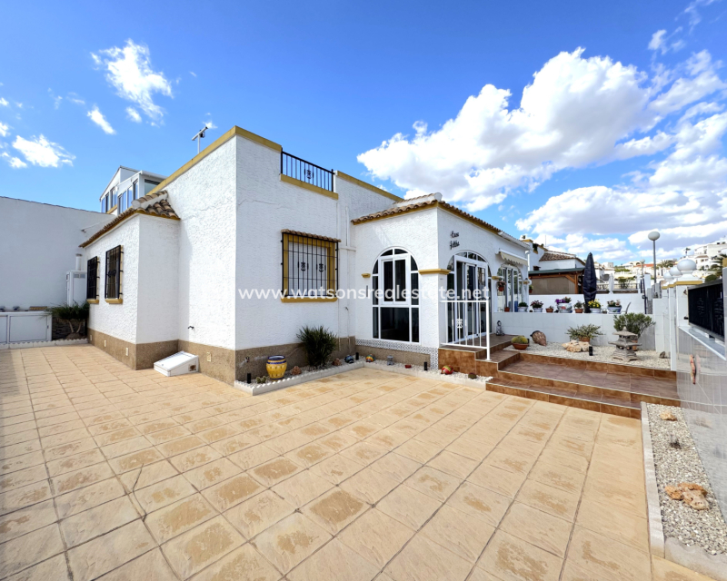 Resale - Quad - Urb. La Marina