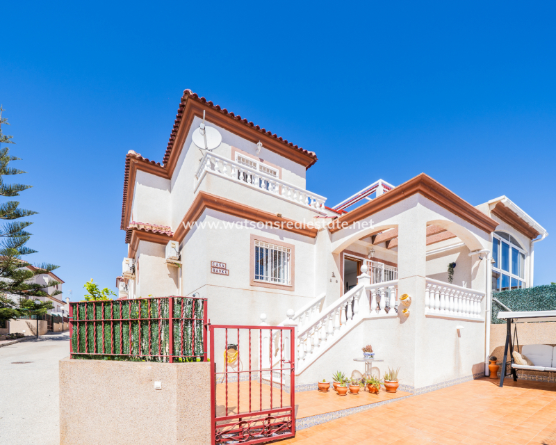 Resale - Quad - Urb. La Marina