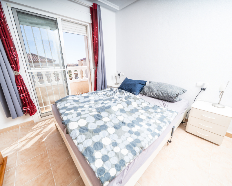 Resale - Quad - Urb. La Marina