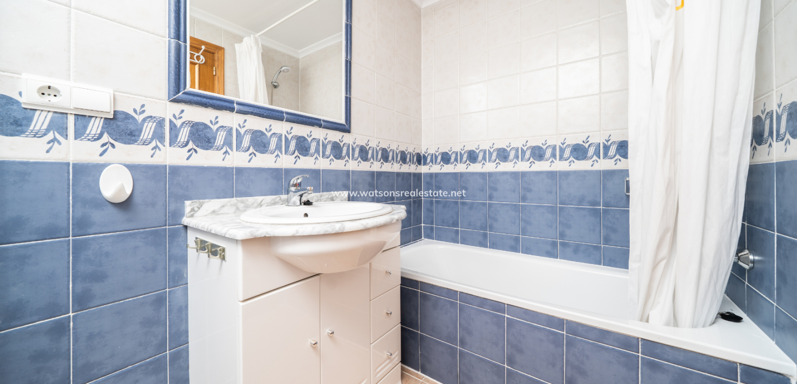 Resale - Quad - Urb. La Marina