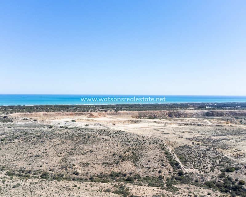Resale - Quad - Urb. La Marina