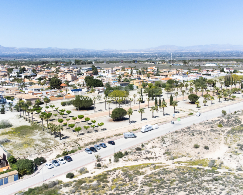 Resale - Quad - Urb. La Marina