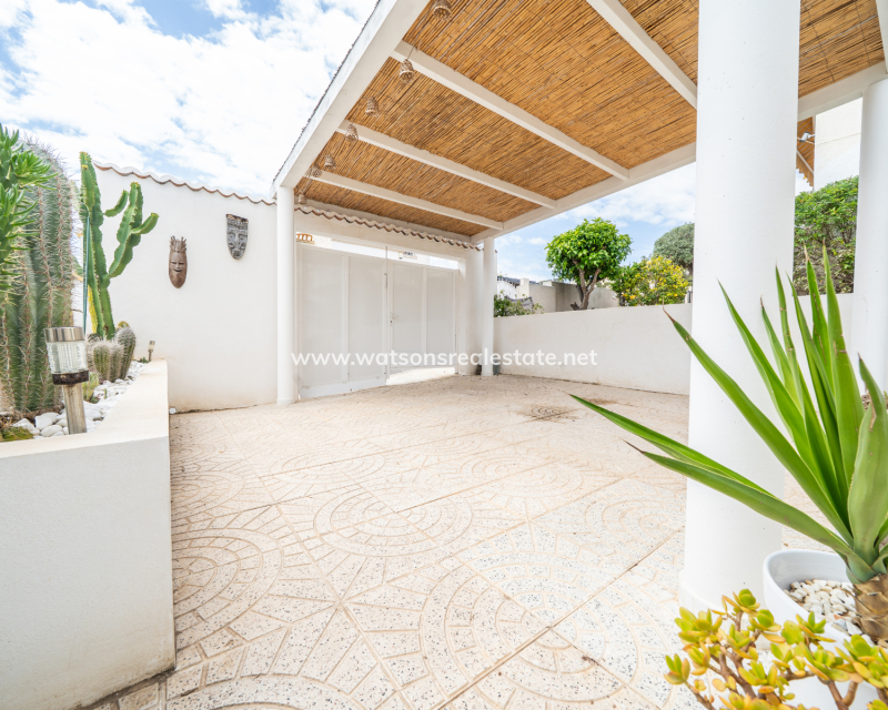 Resale - Quad - Urb. La Marina
