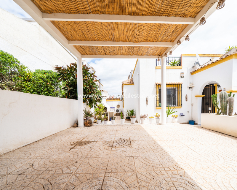 Resale - Quad - Urb. La Marina