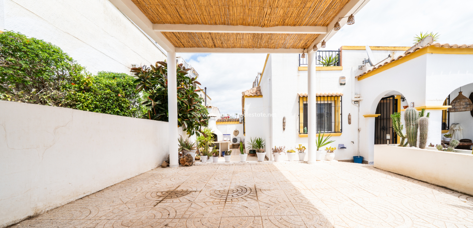 Resale - Quad - Urb. La Marina