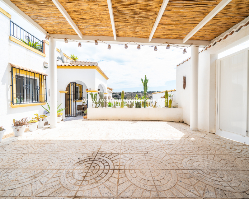 Resale - Quad - Urb. La Marina