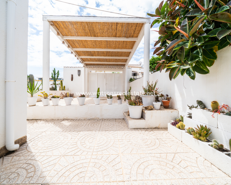 Resale - Quad - Urb. La Marina