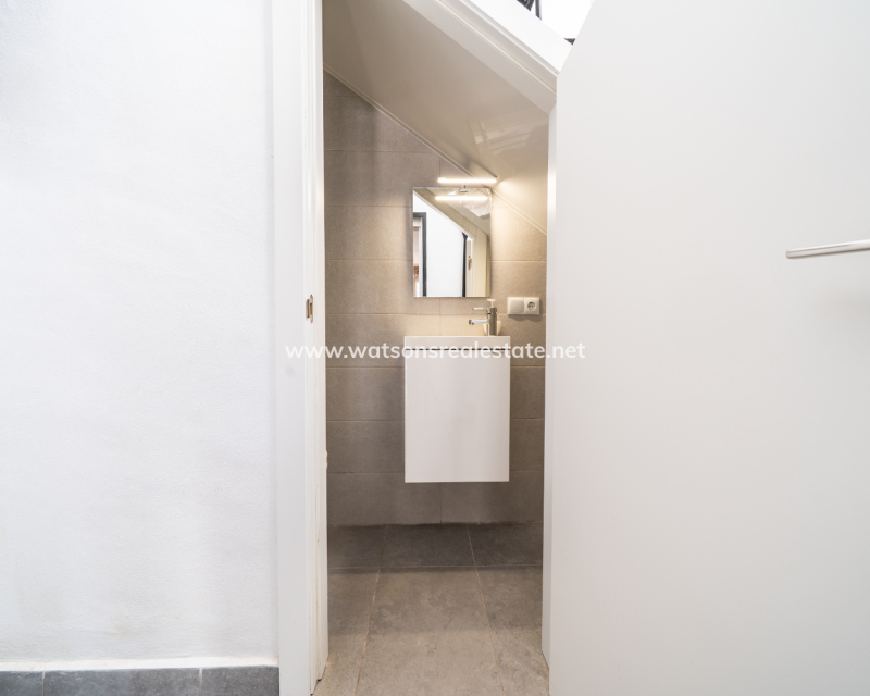 Resale - Quad - Urb. La Marina