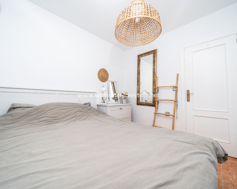 Resale - Quad - Urb. La Marina