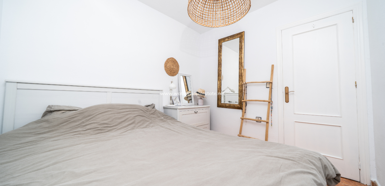 Resale - Quad - Urb. La Marina