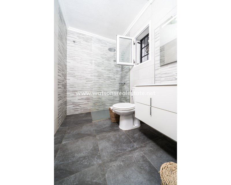 Resale - Quad - Urb. La Marina