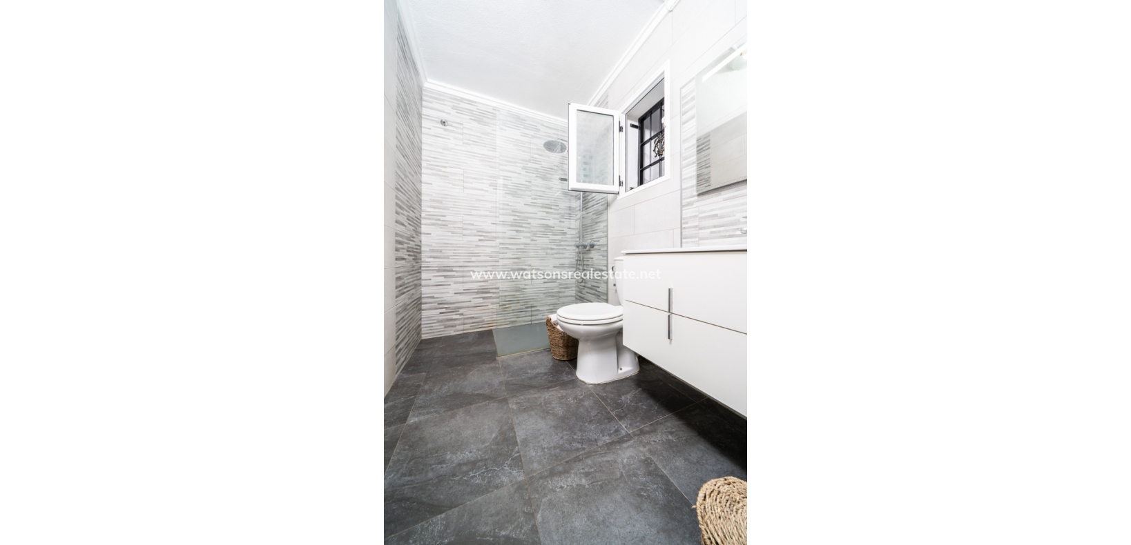 Resale - Quad - Urb. La Marina