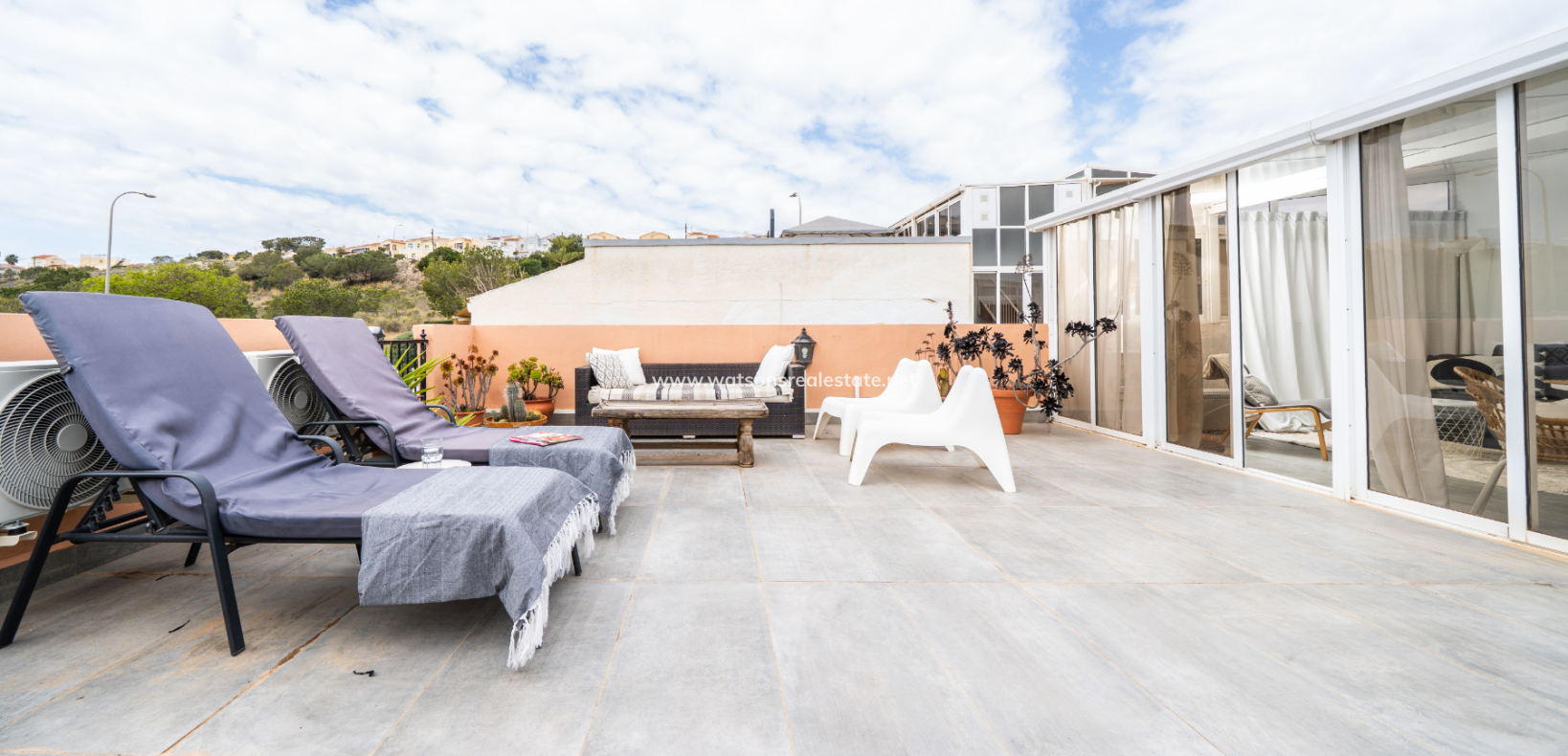 Resale - Quad - Urb. La Marina