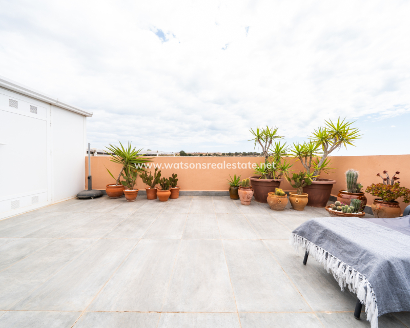 Resale - Quad - Urb. La Marina