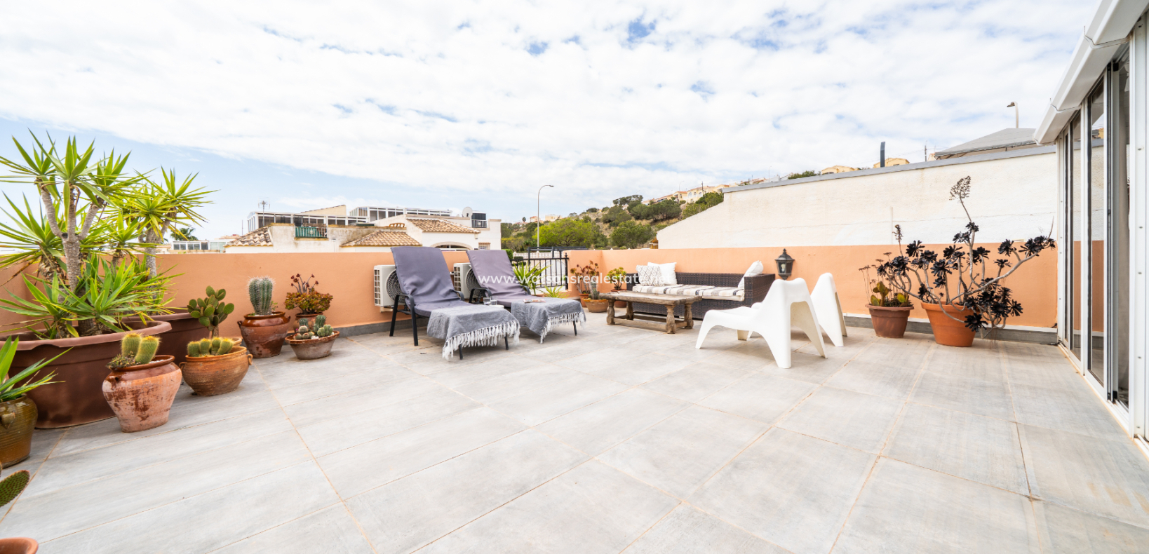 Resale - Quad - Urb. La Marina