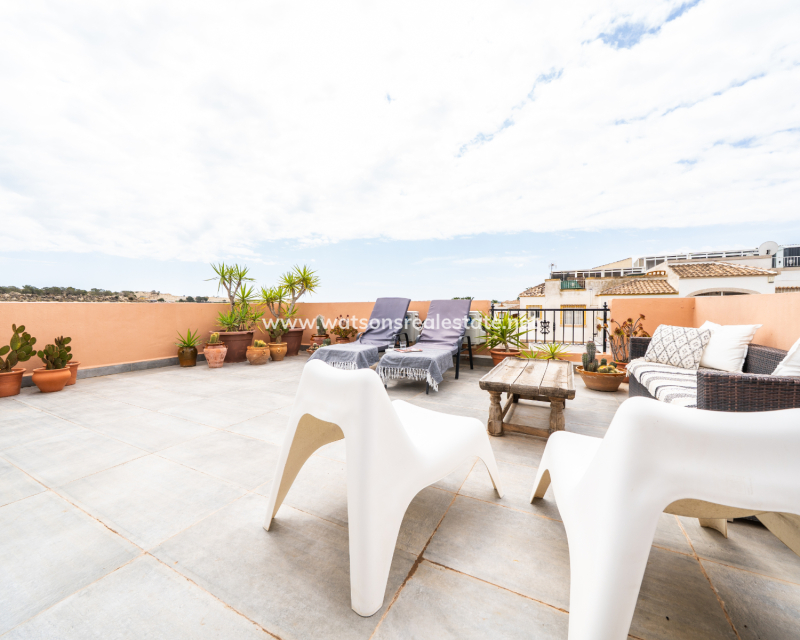 Resale - Quad - Urb. La Marina