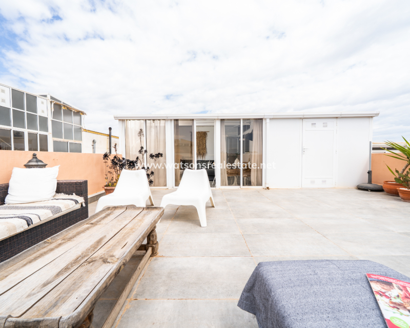 Resale - Quad - Urb. La Marina