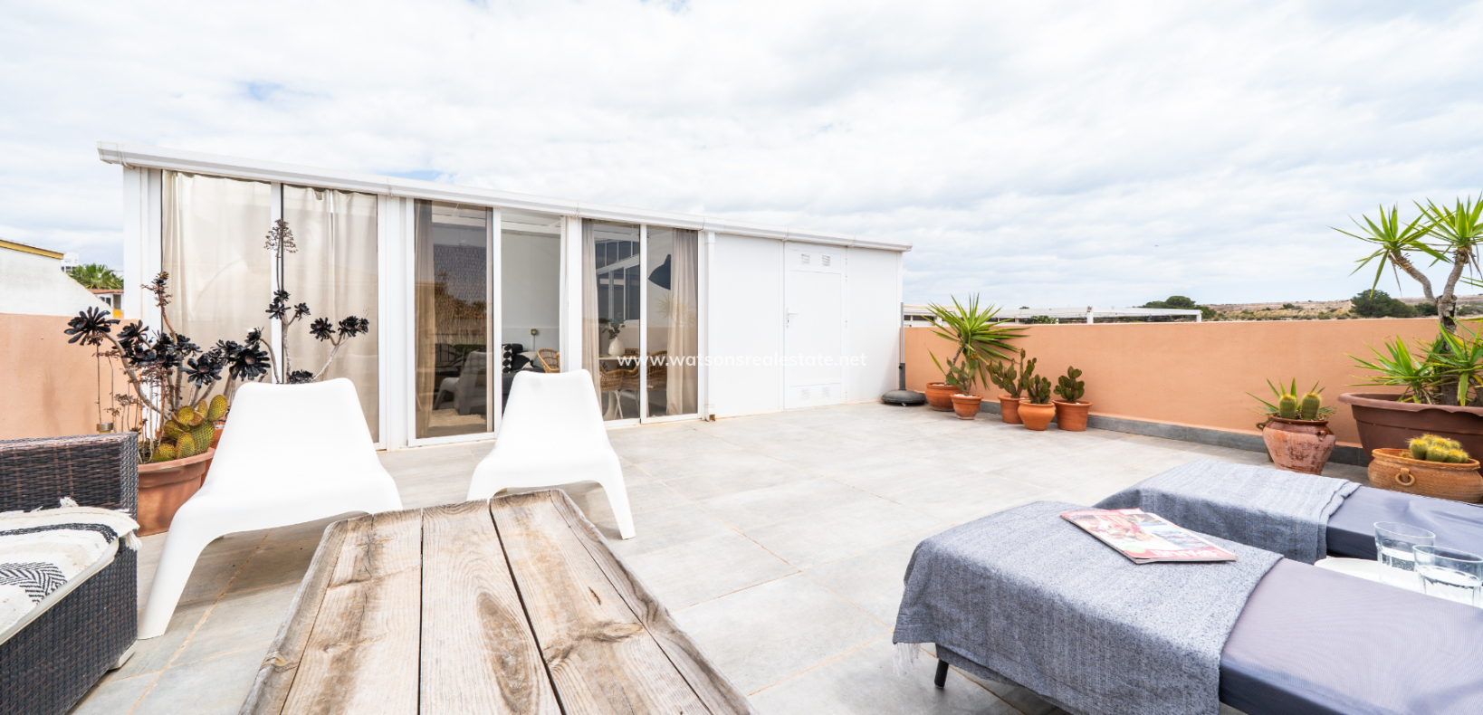 Resale - Quad - Urb. La Marina