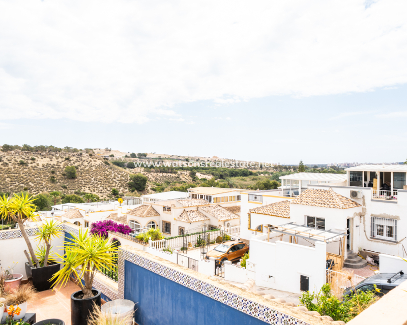 Resale - Quad - Urb. La Marina