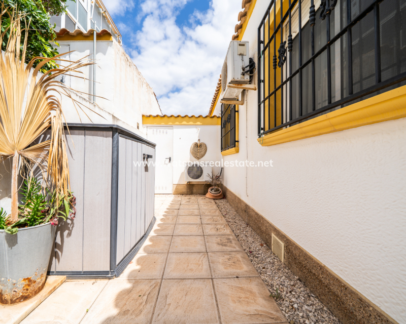Resale - Quad - Urb. La Marina