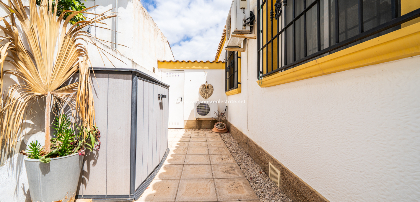 Resale - Quad - Urb. La Marina