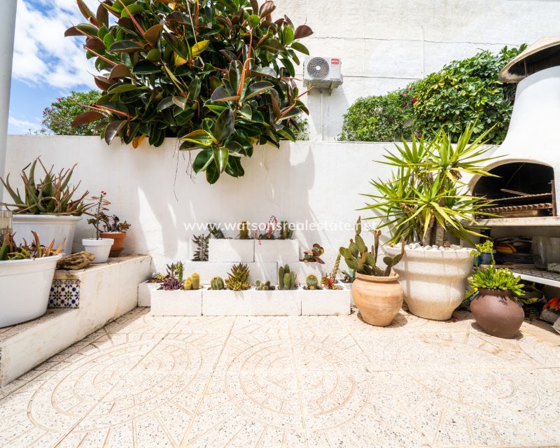 Resale - Quad - Urb. La Marina