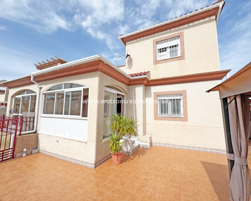 Resale - Quad - Urb. La Marina