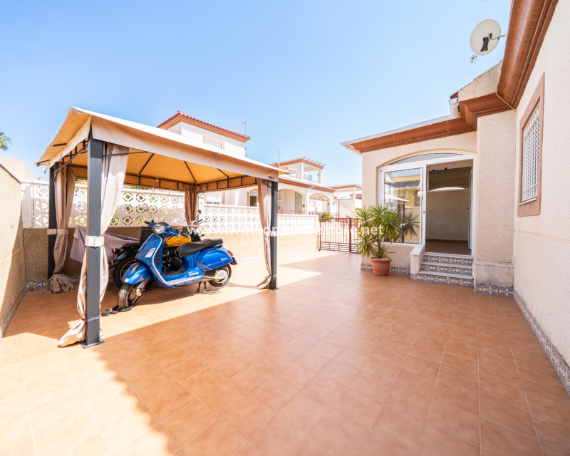 Resale - Quad - Urb. La Marina