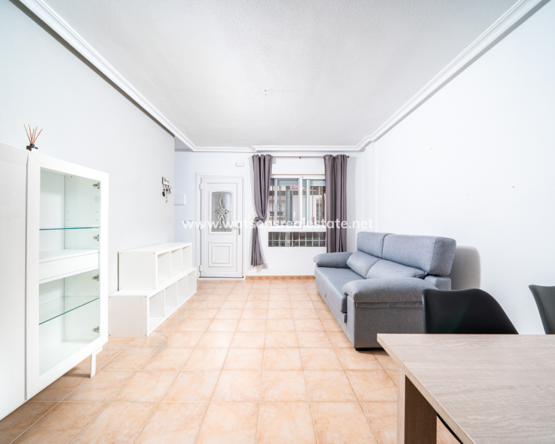 Resale - Quad - Urb. La Marina