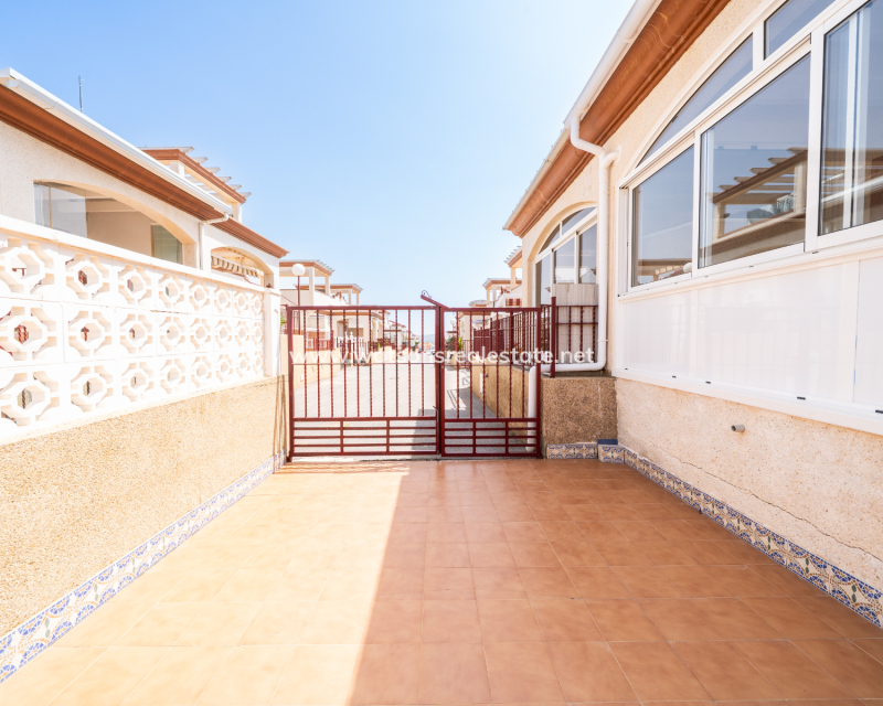 Resale - Quad - Urb. La Marina