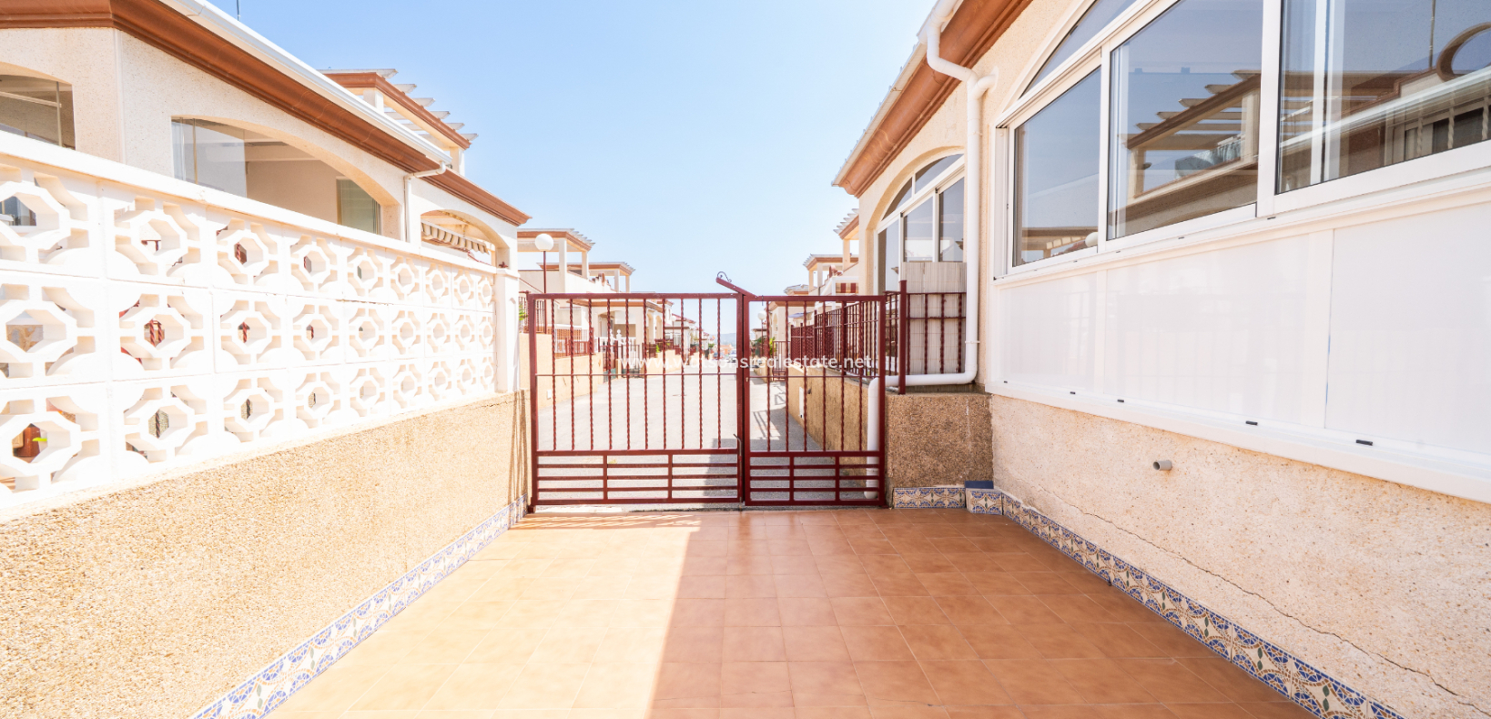 Resale - Quad - Urb. La Marina
