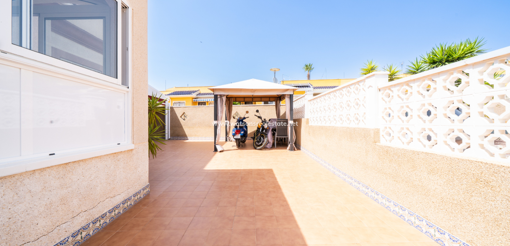 Resale - Quad - Urb. La Marina
