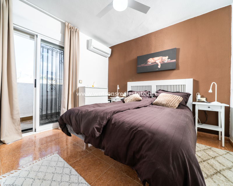 Resale - Quad - Urb. La Marina