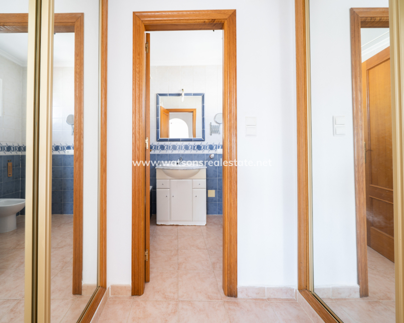 Resale - Quad - Urb. La Marina