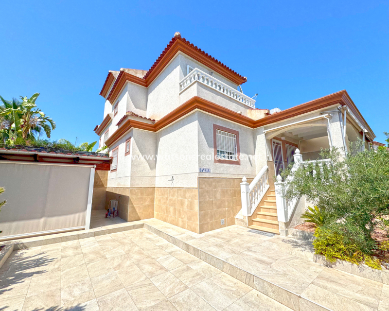 Resale - Quad - Urb. La Marina