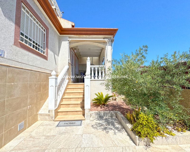 Resale - Quad - Urb. La Marina