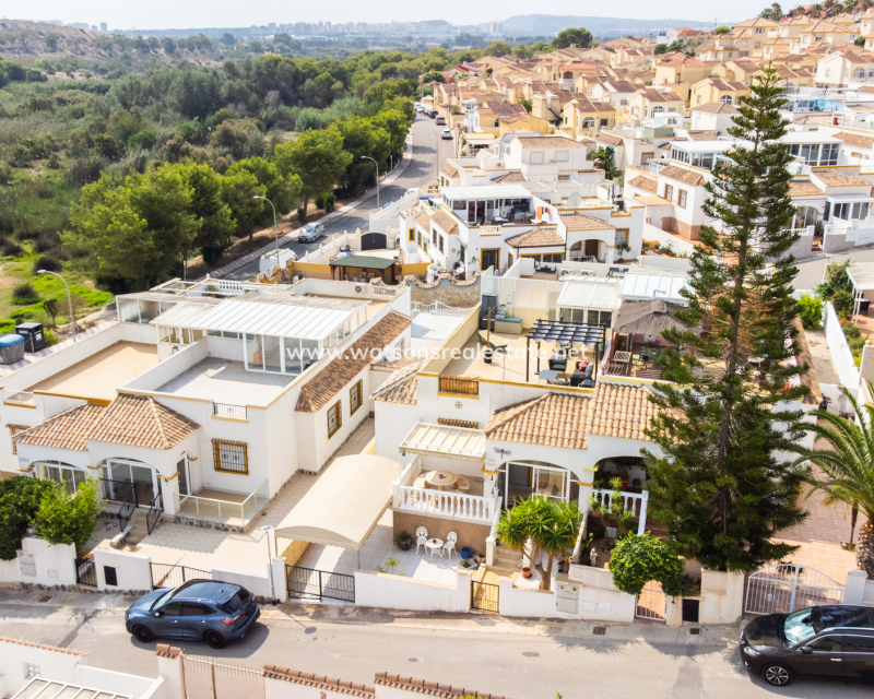 Resale - Quad - Urb. La Marina