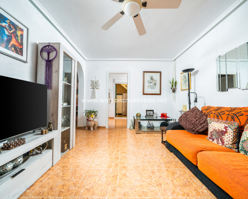 Resale - Quad - Urb. La Marina