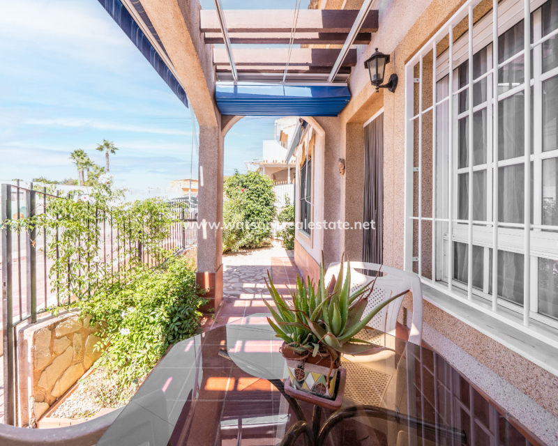 Resale - Quad - Urb. La Marina