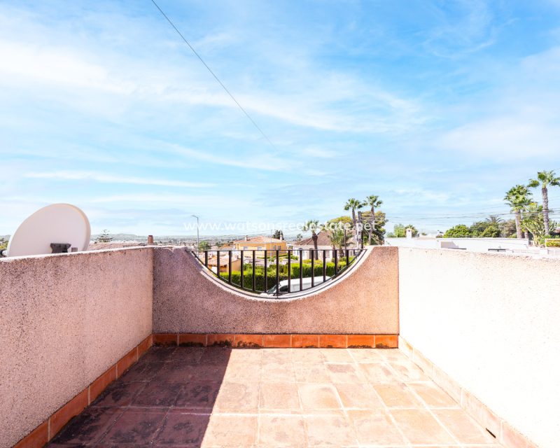 Resale - Quad - Urb. La Marina