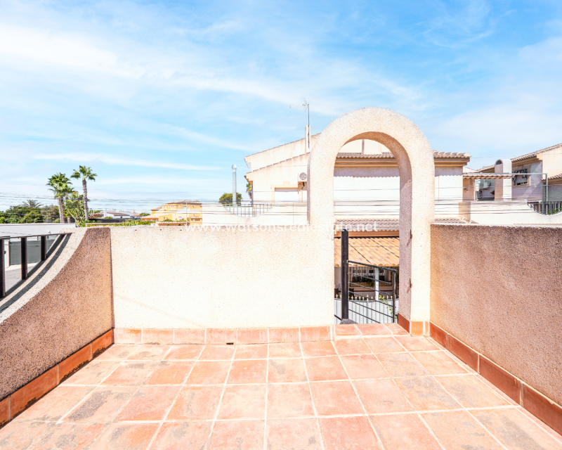 Resale - Quad - Urb. La Marina