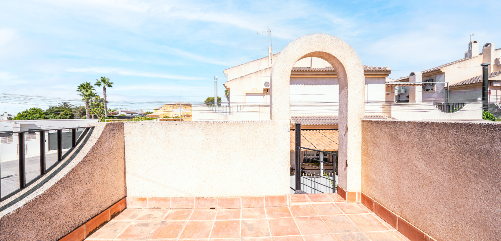 Resale - Quad - Urb. La Marina