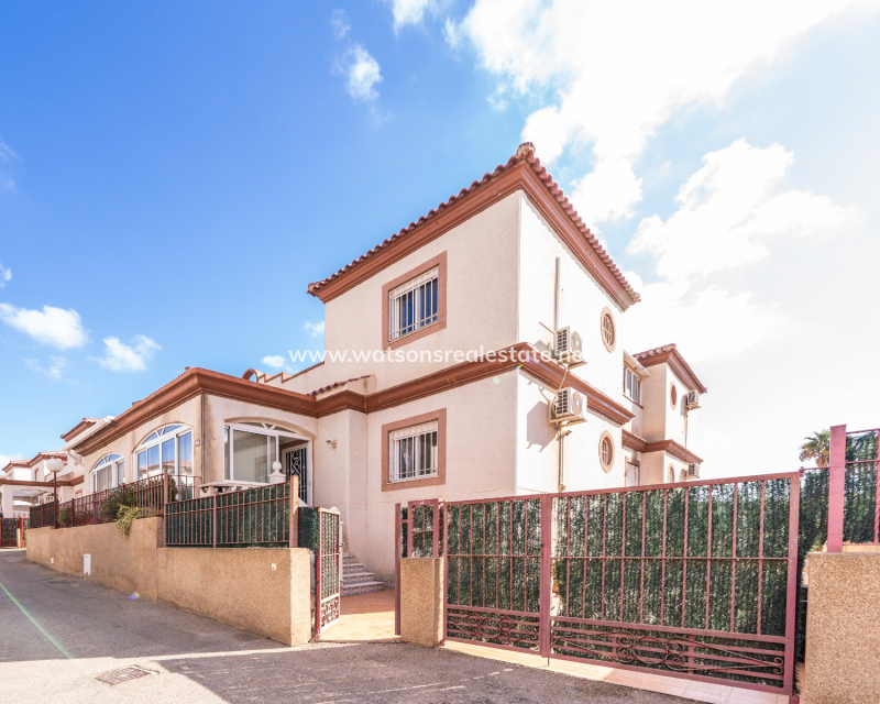 Resale - Quad - Urb. La Marina
