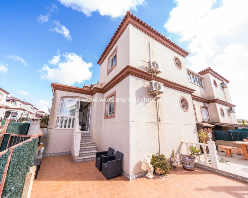 Resale - Quad - Urb. La Marina