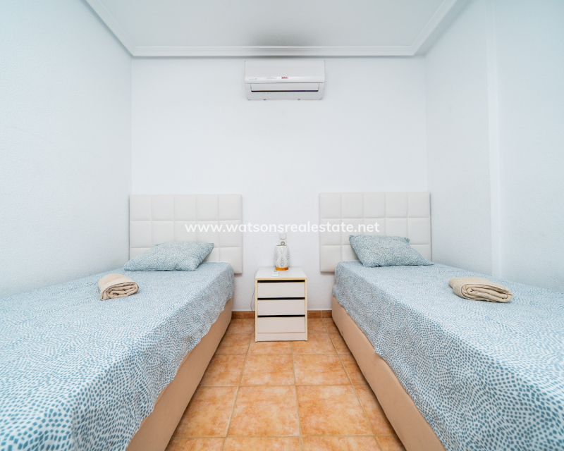 Resale - Quad - Urb. La Marina